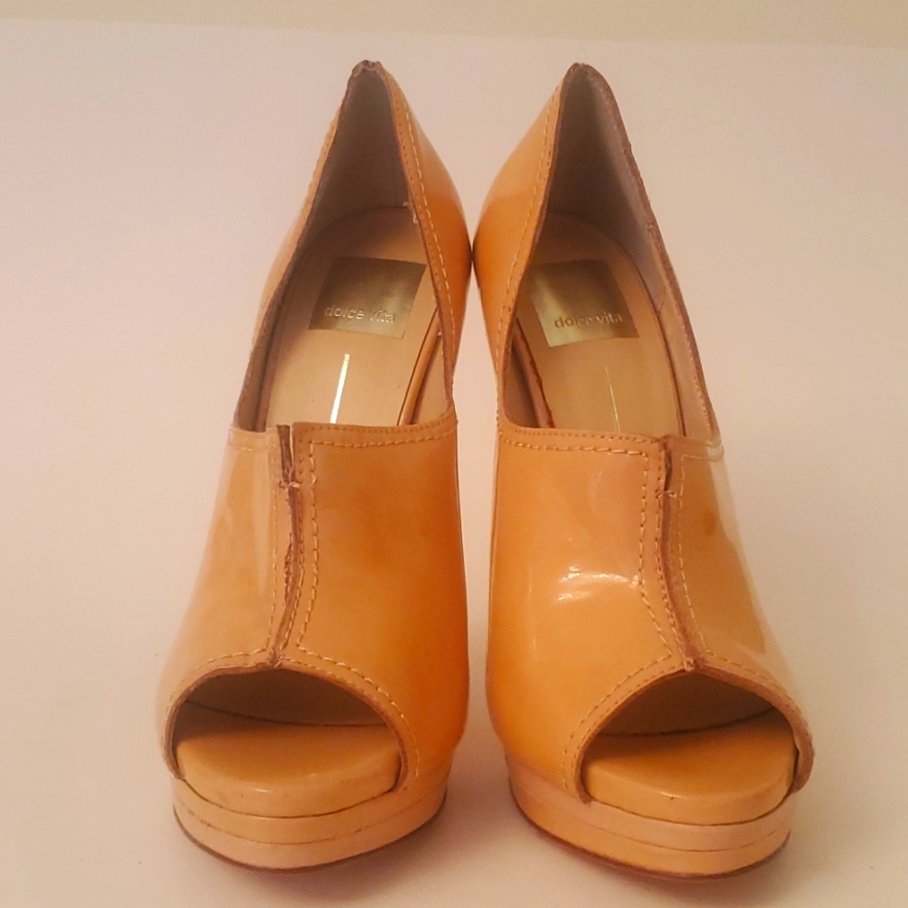 Used Dolce Vita high heels with platform size 7 cream color